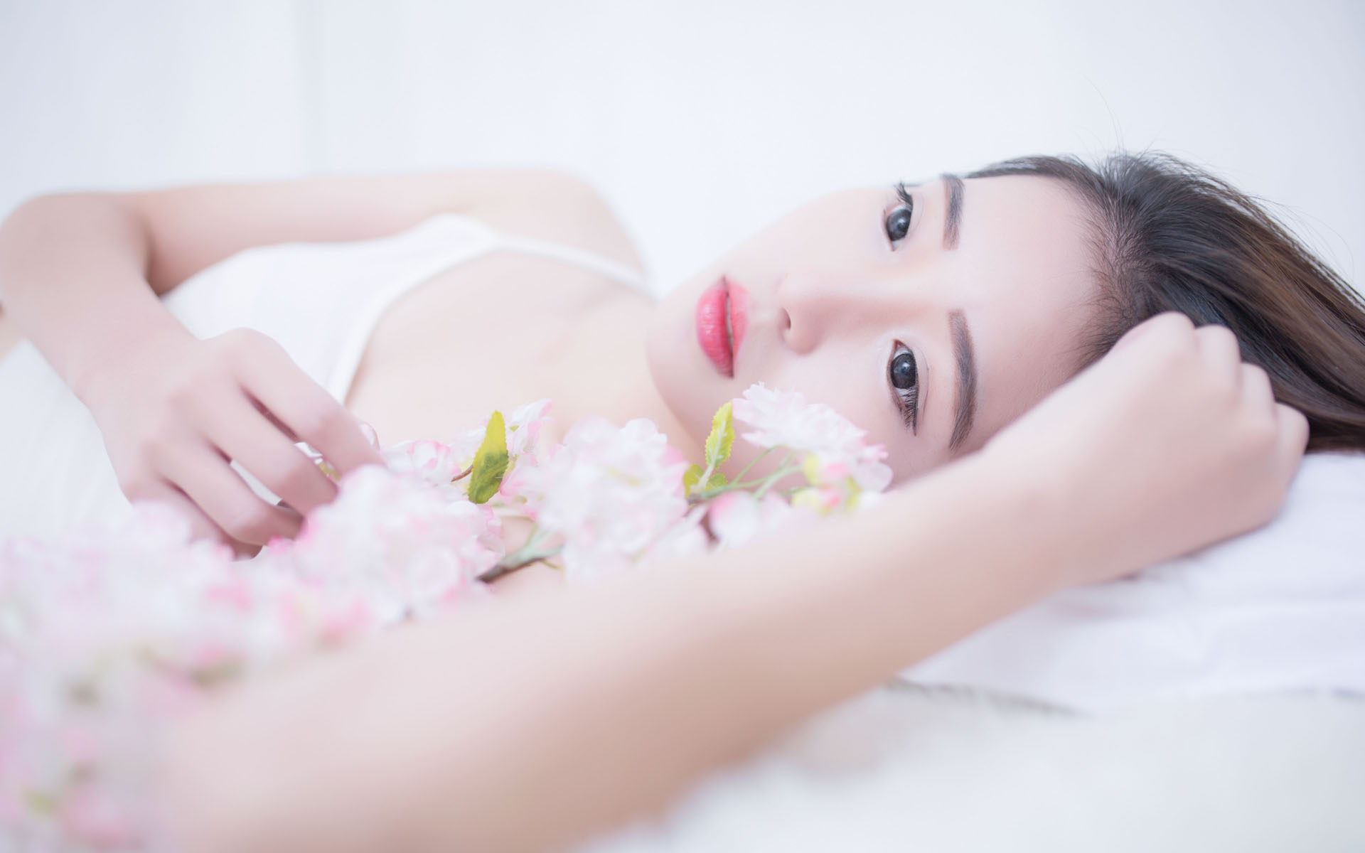 国务院台办：决不允许有人一边在大陆赚钱 一边支持“台独”分裂活动